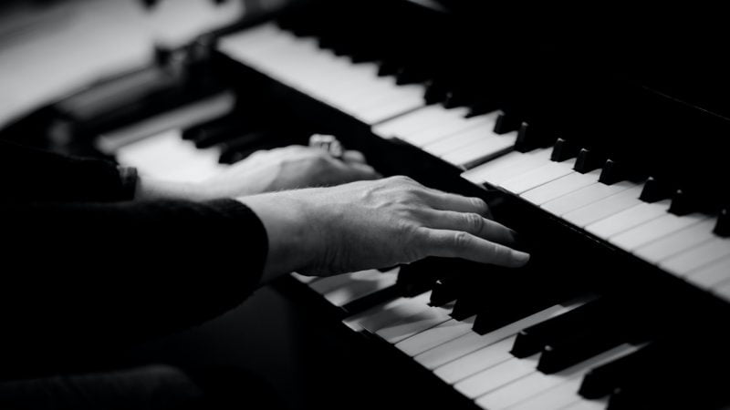 Ile zarabia organista?