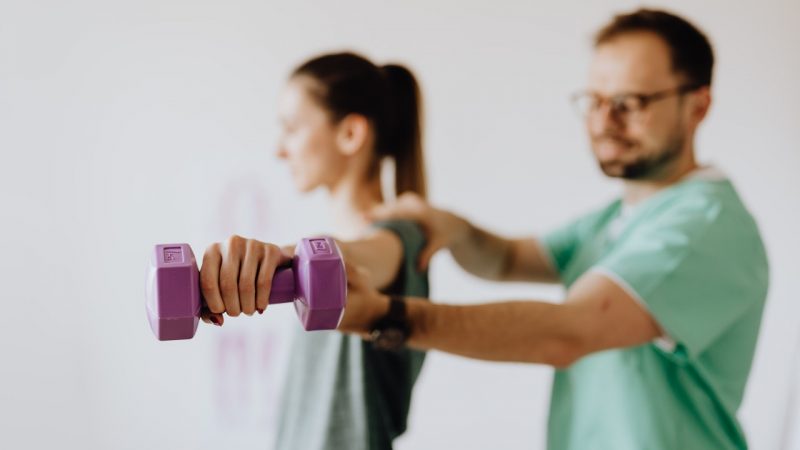 Ile zarabia ortopeda?