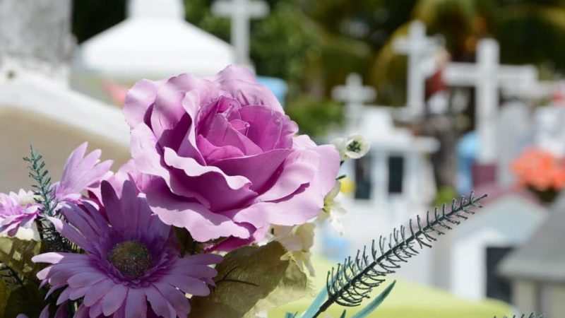 Pogrzeb kolegi – jakie kwiaty wybrać?
