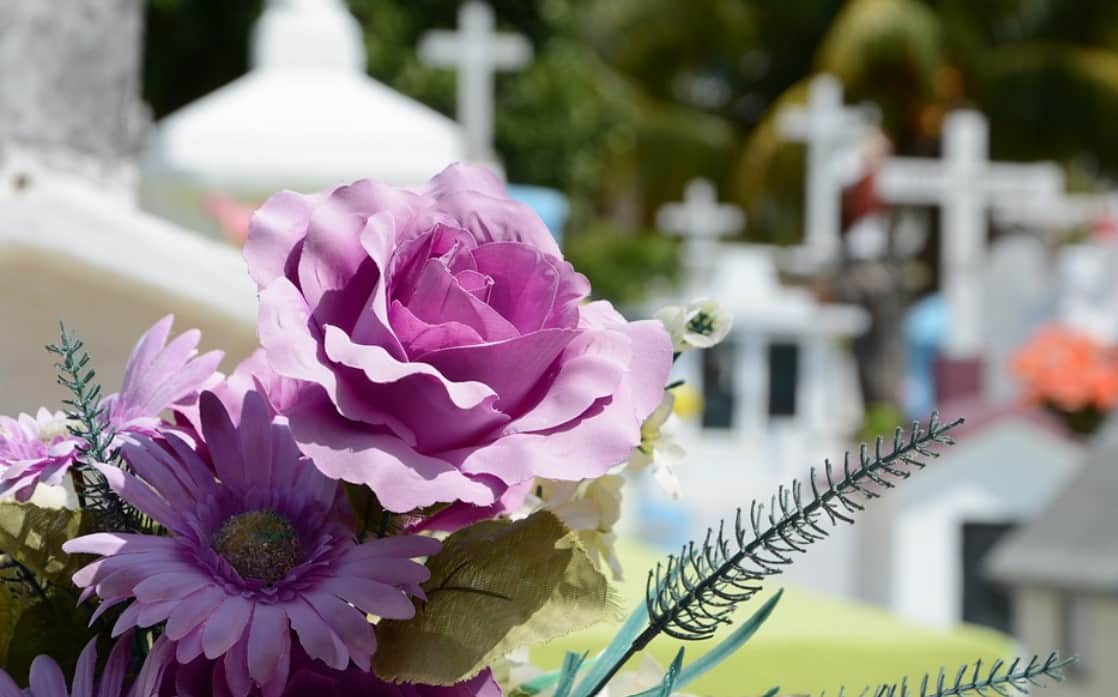 Pogrzeb kolegi – jakie kwiaty wybrać?