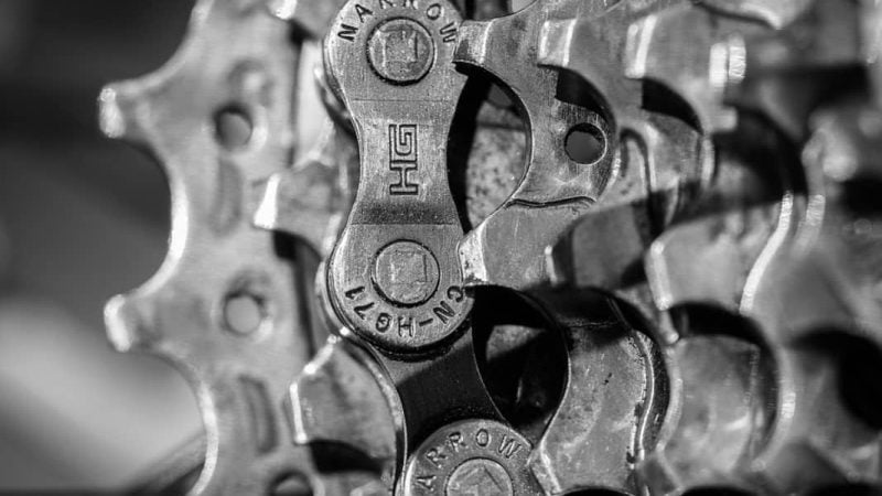 Łańcuch w rowerze spada – co robić?