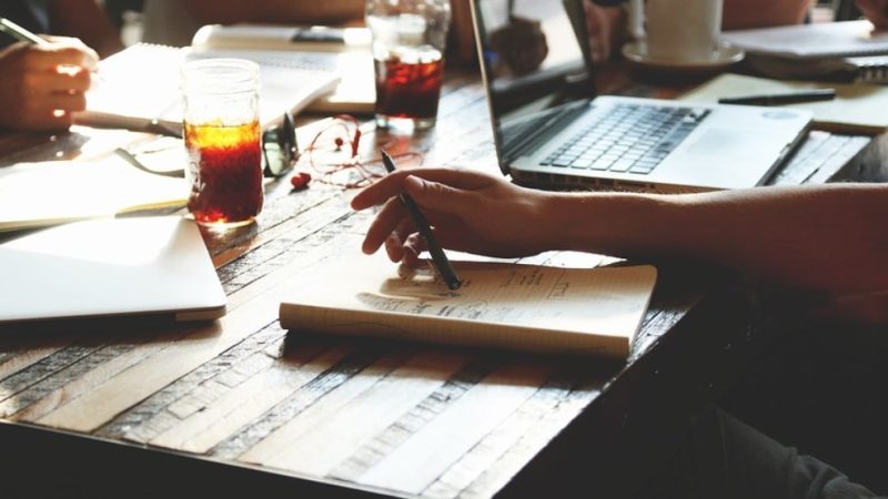 Savoir vivre w biznesie – najważniejsze zasady