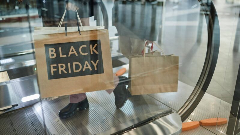 Co kupić, a czego unikać podczas Black Friday? Przewodnik po produktach wartych uwagi