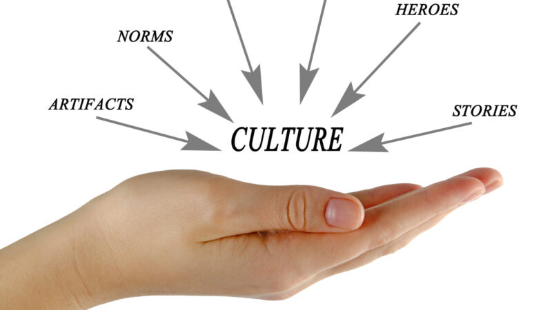 Podstawy savoir-vivre’u: etykieta w biznesie i życiu codziennym