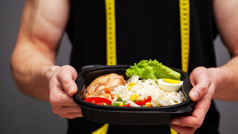 Obiad po treningu. Jak pogodzić ćwiczenia po pracy z domowym menu?