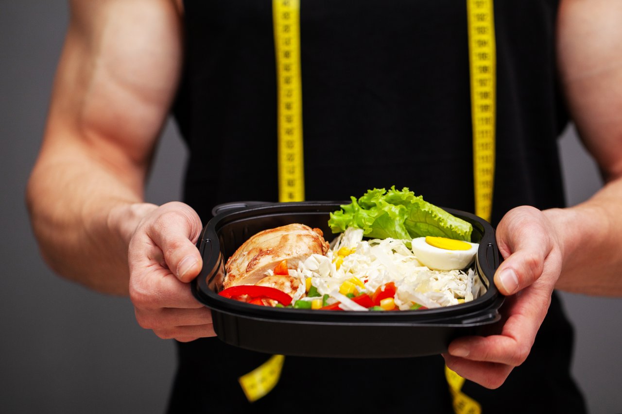 Obiad po treningu. Jak pogodzić ćwiczenia po pracy z domowym menu?